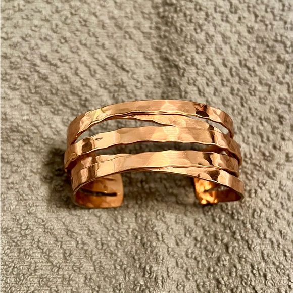 Copper cuff bracelet - Picture 1 of 5